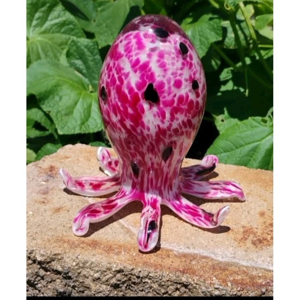 Glass Octopus Pink Speckled Paper Weight Decor Piece 6" tall x 6.25" wide